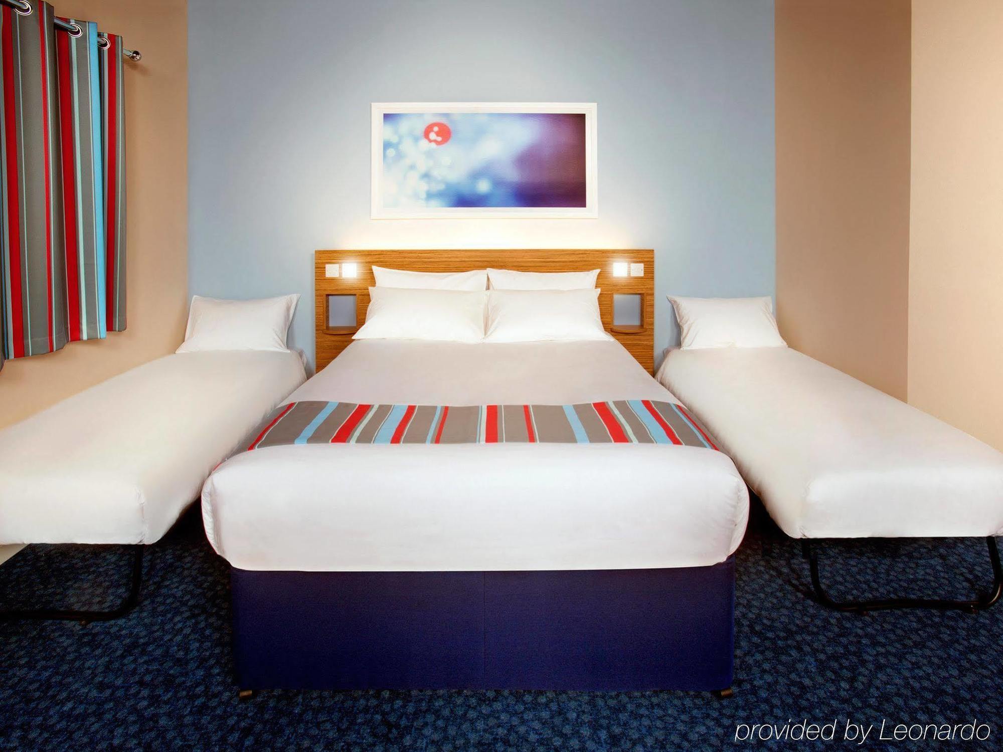 Travelodge Leeds Central ภายนอก รูปภาพ